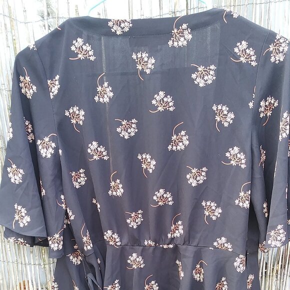 Loft Petites- Black Floral Wrap Blouse with Peplum Waist - SP - Picture 10 of 13